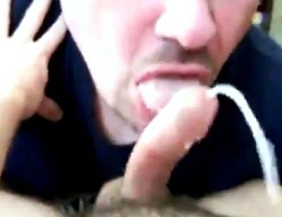 Sucking and Swallowing Amateur Man's Cock - drtuber.com