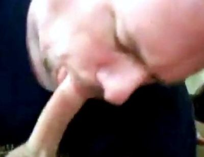 Sucking and Swallowing Amateur Man's Cock - drtuber.com