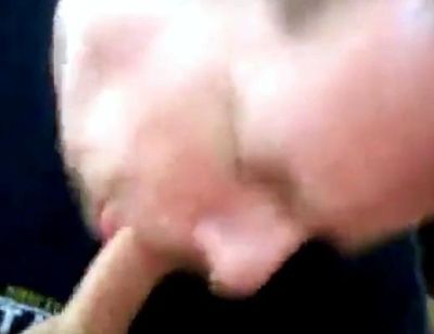 Sucking and Swallowing Amateur Man's Cock - drtuber.com