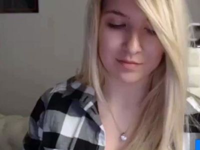 Blonde 18-Year-Old Amateur With Big Natural Tits on Webcam - drtuber.com
