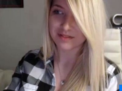 Blonde 18-Year-Old Amateur With Big Natural Tits on Webcam - drtuber.com