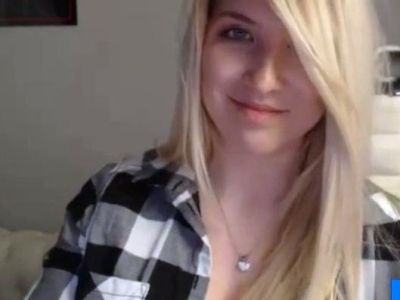 Blonde 18-Year-Old Amateur With Big Natural Tits on Webcam - drtuber.com