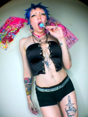 Amateur babes are good at masturbating as well - drtuber.com