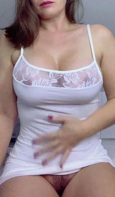 Leann amateur beautiful brunette with big boobs - drtuber.com
