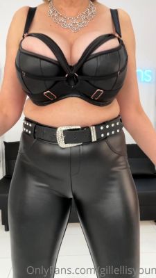 Amateur Blonde With BIG BOOBS Hot Free Cam Show - drtuber.com