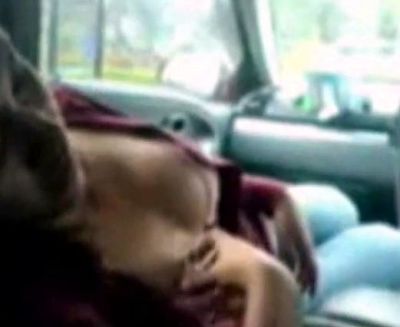 Asian Babe Gives Blowjob in a Car - Amateur Indonesian Video - drtuber.com - Japan - Indonesia