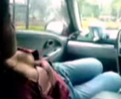 Asian Babe Gives Blowjob in a Car - Amateur Indonesian Video - drtuber.com - Japan - Indonesia
