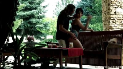 Teen couple fucks in the backyard - sexu.com