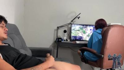 Hot MILF Catches Me Jerking Off & Gives Surprising Blowjob - Amateur Latina Brunette - porntry.com