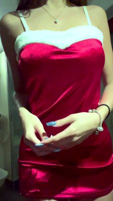 Haley amateur blonde girl toying pussy using a vibrator - drtuber.com