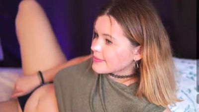 Hot amateur webcam teen masturbates for their fans - drtuber.com