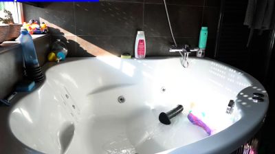 AMATEUR BRUNETTE TEEN NATURAL TIT CAUGHT MASTURBATINg CHEAT - drtuber.com