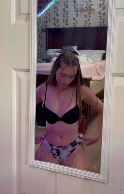Small titted brunette amateur anal nailed at home - drtuber.com