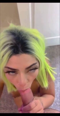 Public blowjob from an amateur brunette babe in POV video - drtuber.com