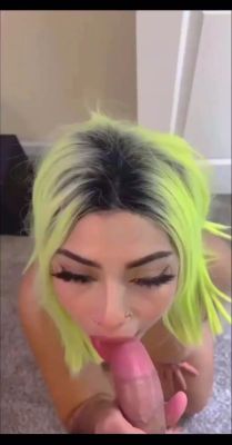 Public blowjob from an amateur brunette babe in POV video - drtuber.com