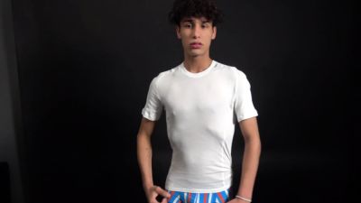 Curly twink boy shows off his slim body on webcam - drtuber.com
