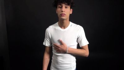 Curly twink boy shows off his slim body on webcam - drtuber.com