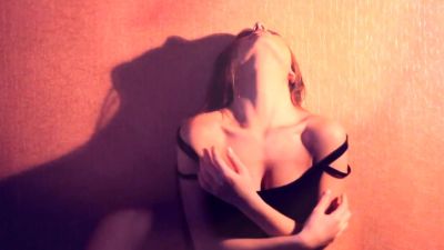 Brunette amateur babe strips off and masturbates - drtuber.com