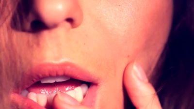 Brunette amateur babe strips off and masturbates - drtuber.com