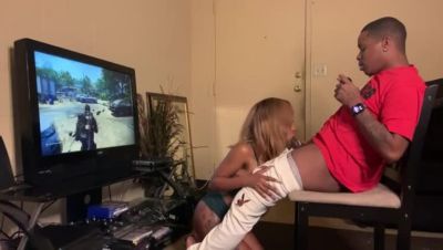 Mini Stallion sucks BBC while gamer boyfriend plays - Homemade Anal & Blowjob - xxxfiles.com