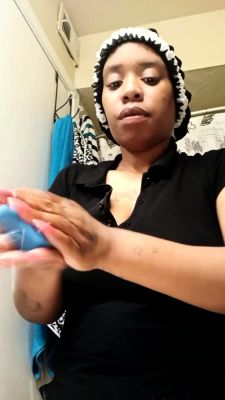 Webcam beauty and her toys have solo sex - drtuber.com