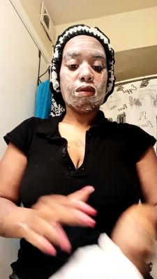 Webcam beauty and her toys have solo sex - drtuber.com