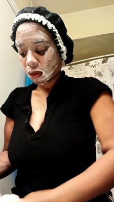Webcam beauty and her toys have solo sex - drtuber.com