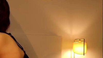 Sexy amateur teeb babe masturbating on webcam - drtuber.com
