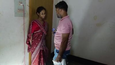 Hot Indian Housewife Fucks Husband in Doggy Style - Desi Bhabhi Homemade Sex - porntry.com - India