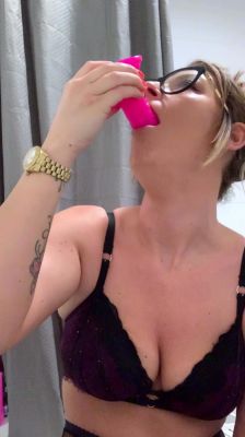 Awesome Amateur teen blonde toying pussy - drtuber.com