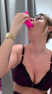Awesome Amateur teen blonde toying pussy - drtuber.com