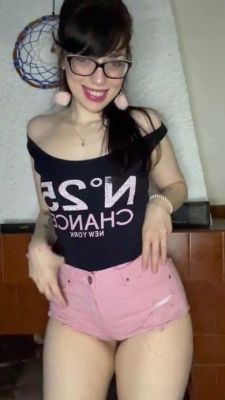 Cute amateur webcam teen girl toying pussy on webcam - drtuber.com