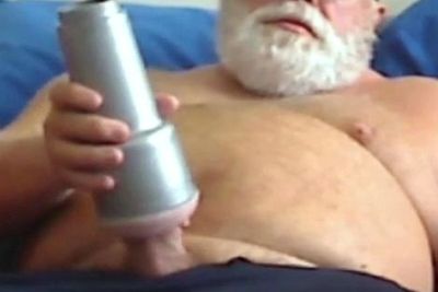 Amateur Daddy Bear Jizzes - drtuber.com