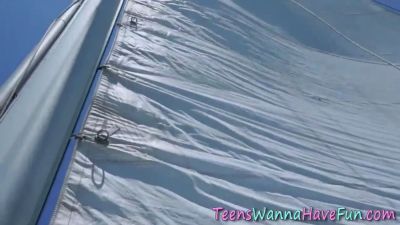 Amateur teenagers jack off gigantic pecker - sexu.com
