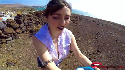 Amateur adorable blonde and brunette girls doing blowjob - drtuber.com