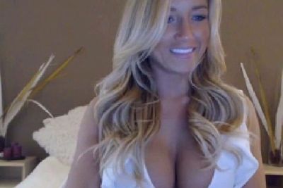 Amateur Babe with Big Boobs Masturbates on Cam - drtuber.com