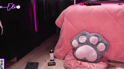 Big boob brunette masturbates on webcam - drtuber.com