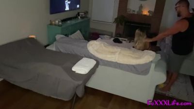 Blonde Amateur Brooke Foxxx Gets Massage & Creampie - TheFoxxxLife POV - xxxfiles.com