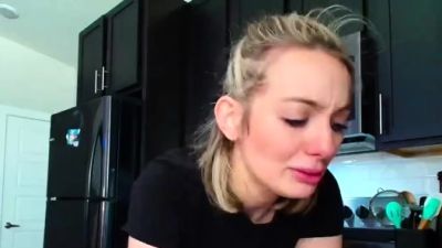 Amateur Webcam Chick Masturbates On Webcam More at - drtuber.com