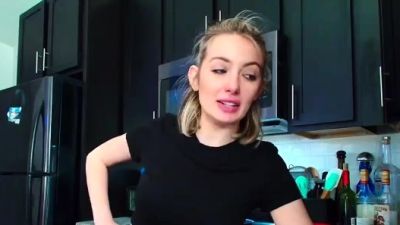 Amateur Webcam Chick Masturbates On Webcam More at - drtuber.com