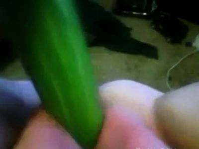 Curvy Girl Pleasures Herself on Webcam - drtuber.com