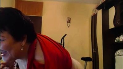 Big-Titted BBW Granny Dances on Webcam - drtuber.com