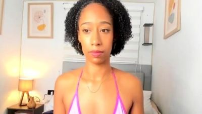 Amateur ebony Nela masturbates and screams - drtuber.com
