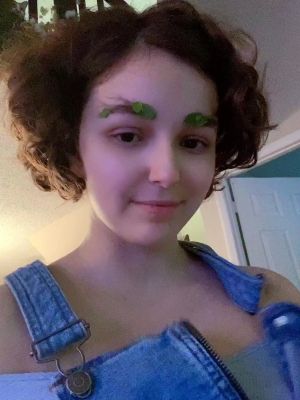 Pale amateur teen brunette Lynn Love - drtuber.com