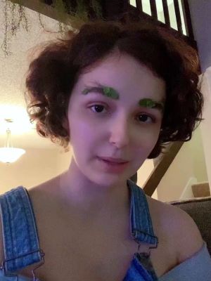 Pale amateur teen brunette Lynn Love - drtuber.com