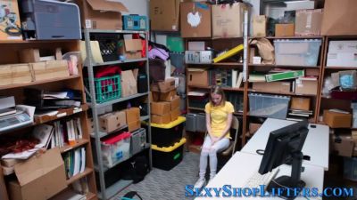 Fellate amateur shoplifter - sexu.com
