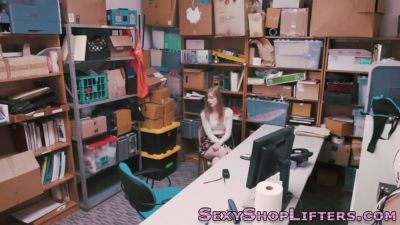 Naughty amateur gets pound - sexu.com