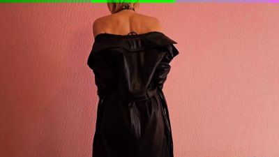 Oiled-up teen with a butt plug masturbates on webcam - drtuber.com