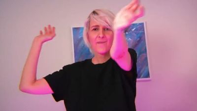 Blonde MILF gives handjob until cumshot - Amateur POV homemade video - veryfreeporn.com