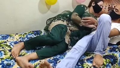 Desi Stepson Fucks Hot Muslim Stepmom - Homemade Taboo Sex - veryfreeporn.com - India